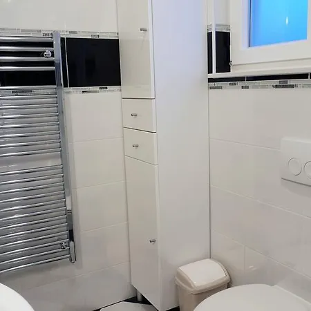 A&n Apartment *