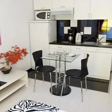 Apartment A&n
