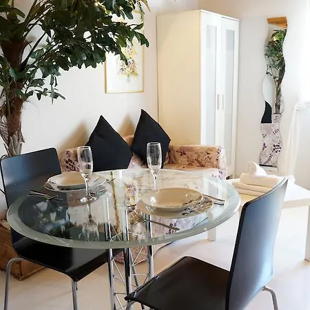 Apartment A&n *